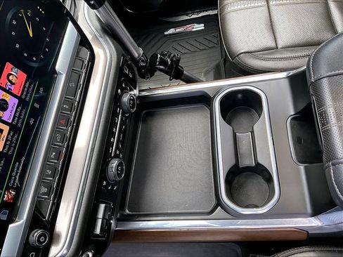 Used 2024 Chevrolet Silverado 2500 High Country w/ Midnight Edition AWD/4WD image 19