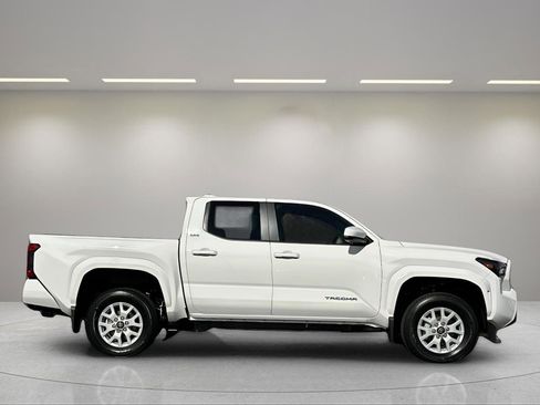 New 2026 Toyota Tacoma SR5 image 2