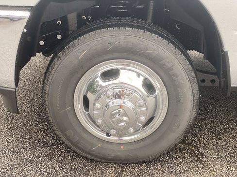 New 2026 RAM 3500 Tradesman AWD/4WD image 7