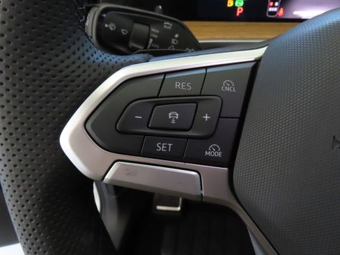 New 2026 Volkswagen Tiguan SEL R-Line image 13