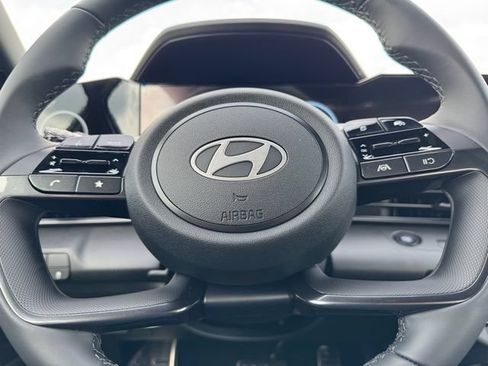 Certified 2025 Hyundai Elantra SEL FWD image 16