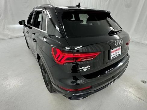 Used 2020 Audi Q3 2.0T Premium w/ Convenience Package AWD/4WD image 5