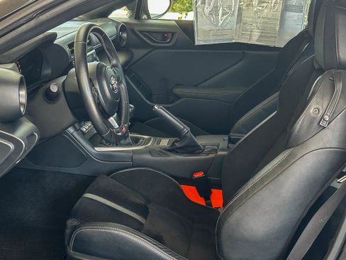Used 2023 Toyota GR86 Premium w/ ALL Weather Mat Package (TMS) RWD image 17
