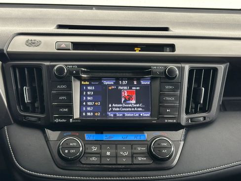 Used 2016 Toyota RAV4 XLE AWD/4WD image 26