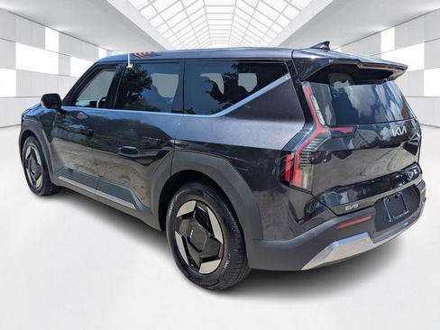 Used 2026 Kia EV9 Light RWD image 5