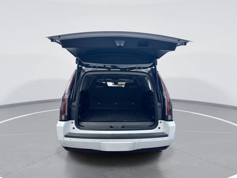 Used 2017 Cadillac Escalade ESV Premium Luxury RWD image 14