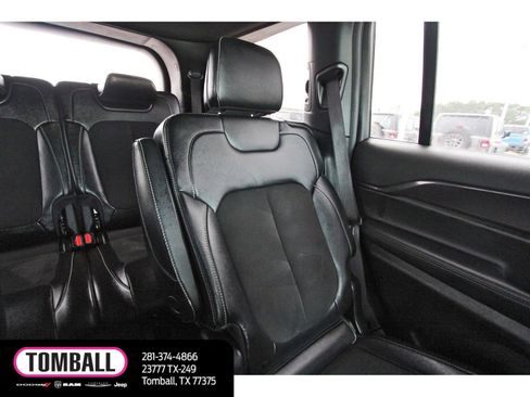 Used 2022 Jeep Grand Cherokee L Laredo image 12