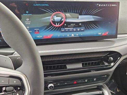 Used 2026 BMW M440i Coupe w/ Premium Package RWD image 12