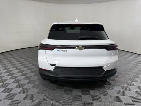 New 2026 Chevrolet Equinox EV LT image 5