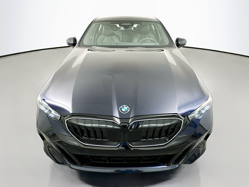 Used 2026 BMW 550e xDrive AWD/4WD image 2