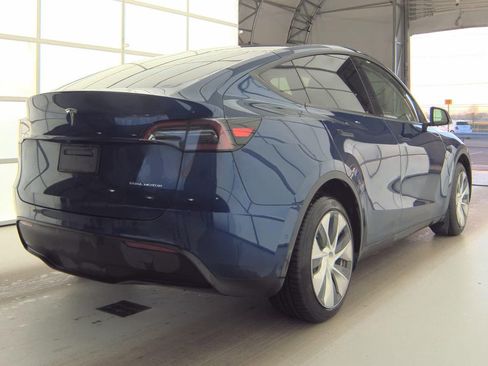 Used 2021 Tesla Model Y Long Range AWD/4WD image 4