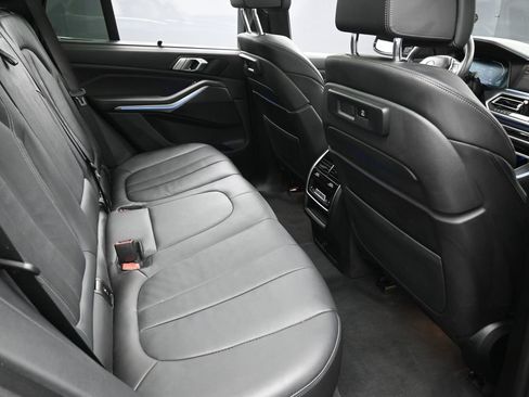 Used 2022 BMW X5 xDrive40i AWD/4WD image 29