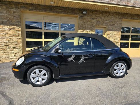 Used 2007 Volkswagen Beetle Convertible w/ Package 1 FWD image 4