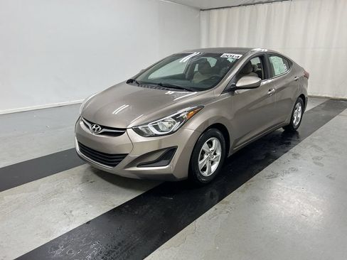 Used 2014 Hyundai Elantra SE FWD image 5