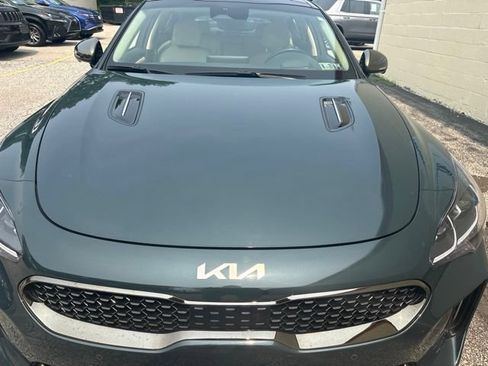 Used 2023 Kia Stinger GT2 AWD/4WD image 9
