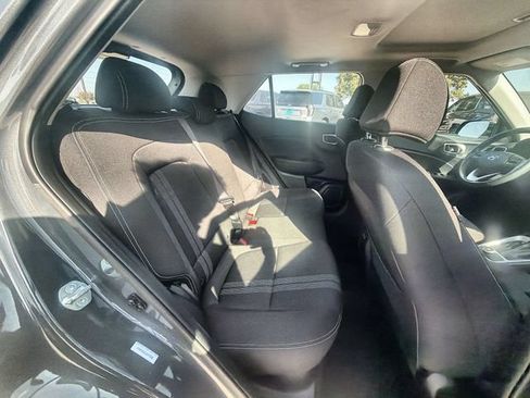 Used 2025 Hyundai Venue SEL FWD image 25