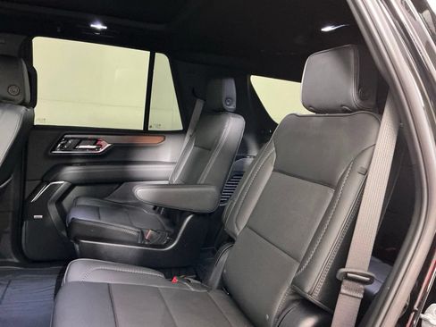 Used 2025 GMC Yukon Denali w/ Sun & Power Step Package AWD/4WD image 24
