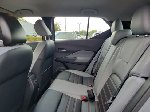 Certified 2024 Nissan Kicks SR w/ SR Premium Package FWD image 11