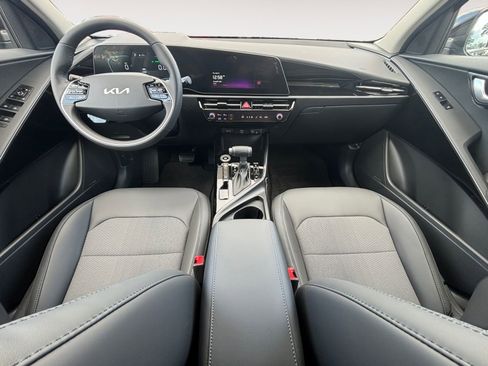 New 2026 Kia Niro EX FWD image 10