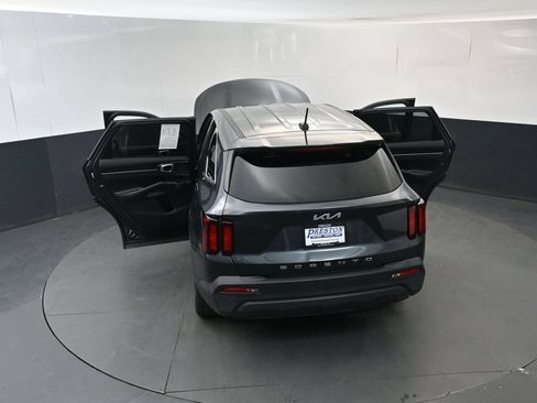 Used 2022 Kia Sorento LX FWD image 18