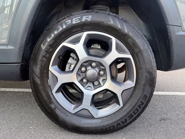 Used 2022 Jeep Compass Trailhawk AWD/4WD image 11