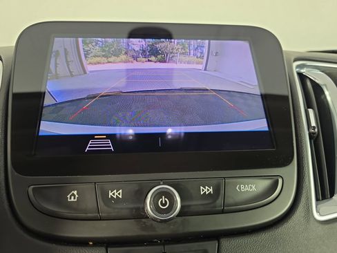 Used 2020 Chevrolet Malibu LT FWD image 24