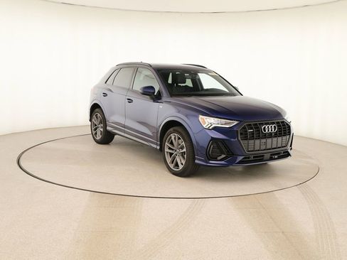 Certified 2025 Audi Q3 2.0T Premium w/ Convenience Package image 10