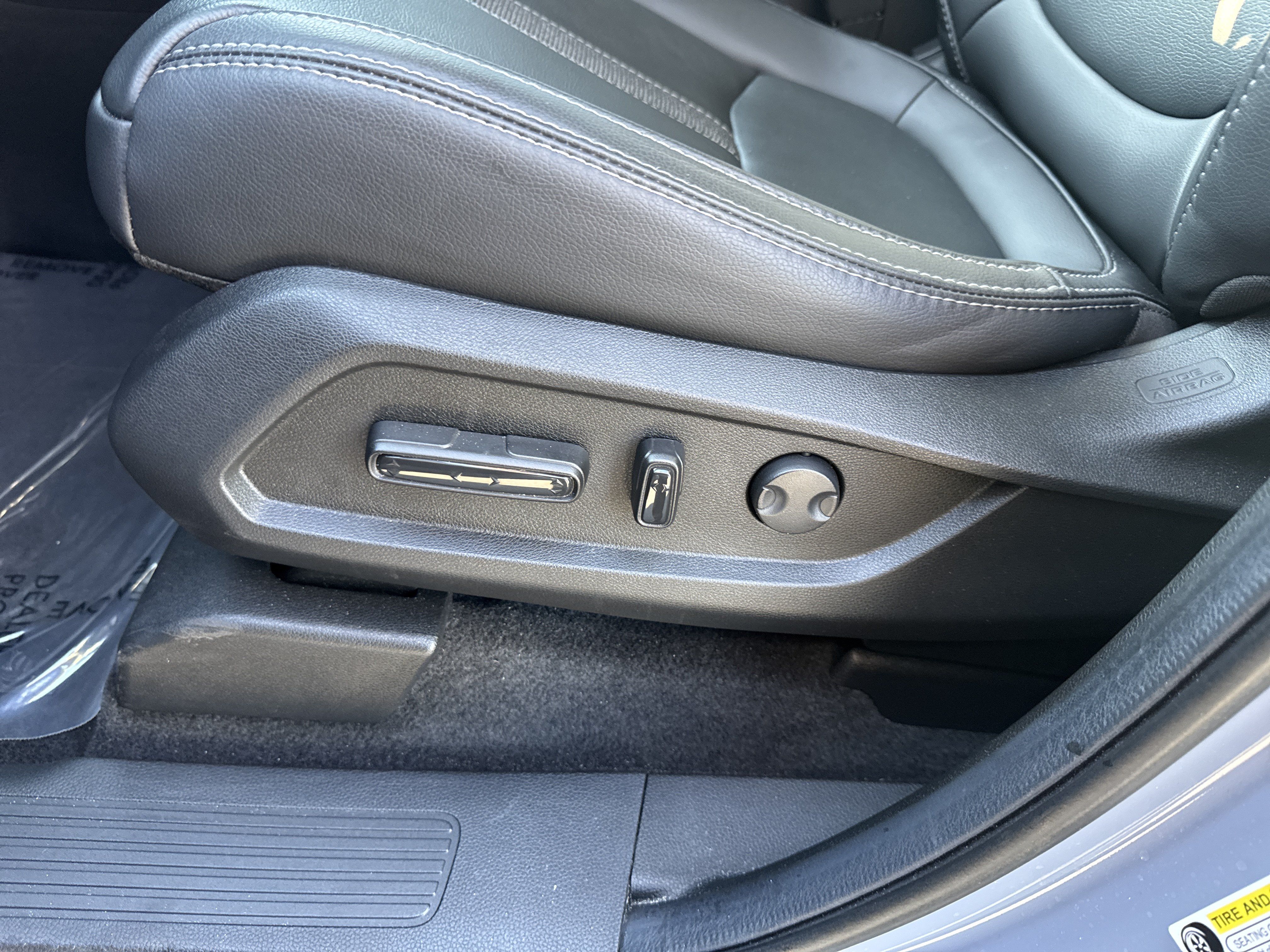 Used 2025 Honda Pilot Touring image 12