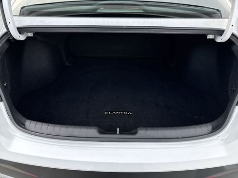 Used 2024 Hyundai Elantra SEL FWD image 41