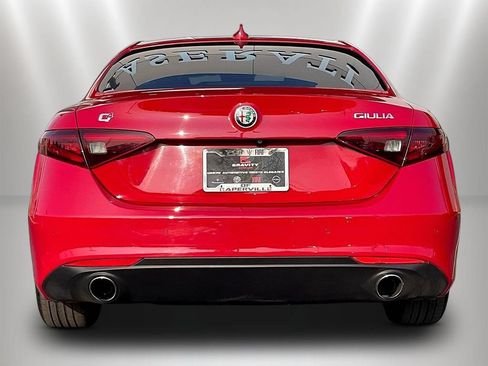 Used 2017 Alfa Romeo Giulia AWD image 5
