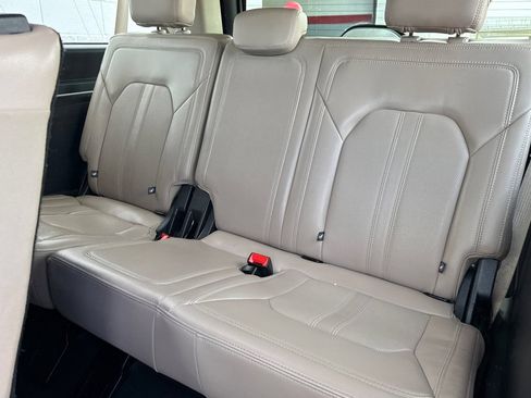Used 2024 Ford Expedition Max Limited AWD/4WD image 12