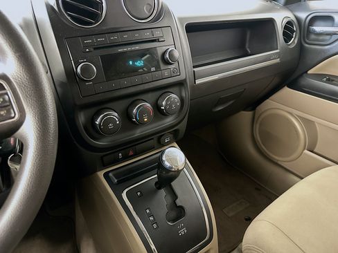 Used 2014 Jeep Patriot Sport w/ Power Value Group AWD/4WD image 23