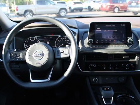 Used 2021 Nissan Rogue S AWD/4WD image 10