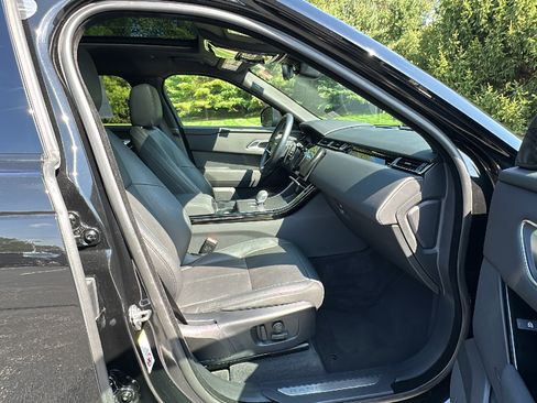 Used 2025 Land Rover Range Rover Velar Dynamic SE image 23