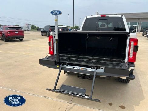 Used 2025 Ford F250 Lariat w/ FX4 Off-Road Package AWD/4WD image 17