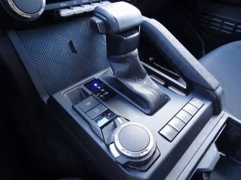 Used 2024 Toyota Tacoma SR image 28