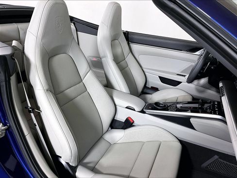 Certified 2022 Porsche 911 Carrera RWD image 18