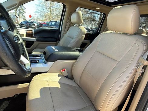 Used 2016 Ford F150 Lariat image 14