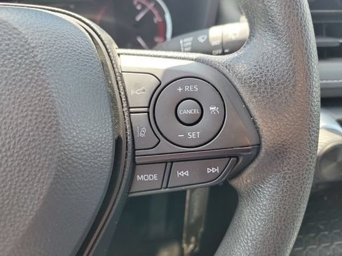 Used 2025 Toyota RAV4 LE AWD/4WD image 26