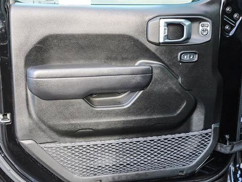 Used 2023 Jeep Gladiator Sport image 19