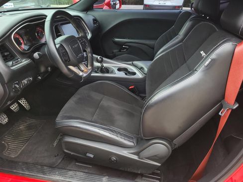 Used 2015 Dodge Challenger SRT Hellcat RWD image 16