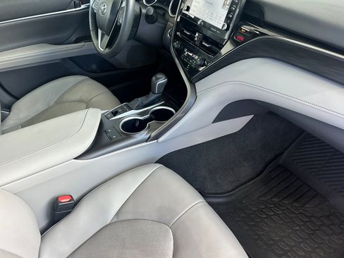 Used 2024 Toyota Camry XLE AWD/4WD image 19