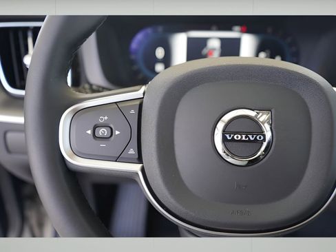 New 2025 Volvo XC60 B5 Core w/ Climate Package image 8