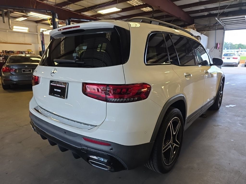 Used 2021 Mercedes-Benz GLB 250 w/ AMG Line image 3