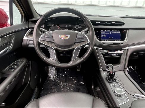 Used 2022 Cadillac XT5 Sportv w/ LPO, ONYX Package AWD/4WD image 6