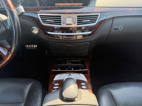 Used 2011 Mercedes-Benz S 550 4MATIC image 11