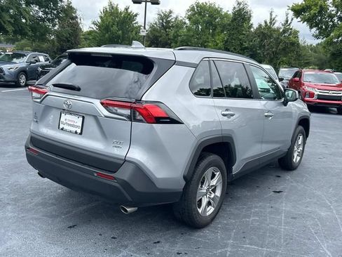 Used 2025 Toyota RAV4 XLE AWD/4WD image 4