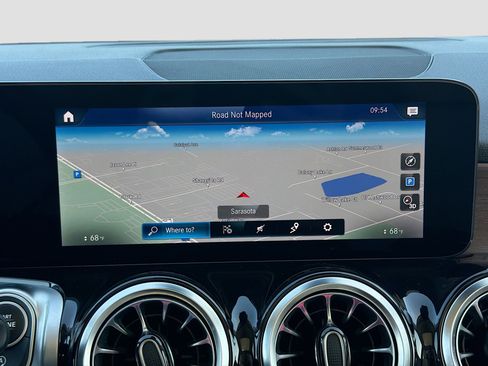 Used 2023 Mercedes-Benz GLB 250 image 33