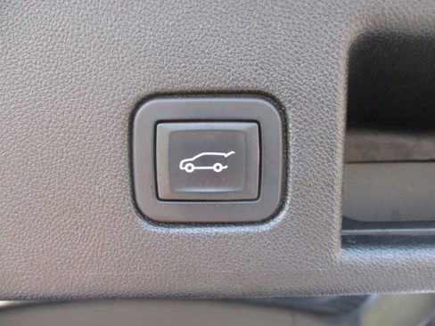 Used 2019 Chevrolet Equinox LT image 17