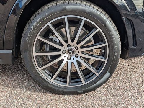 Used 2023 Mercedes-Benz GLS 580 4MATIC image 10